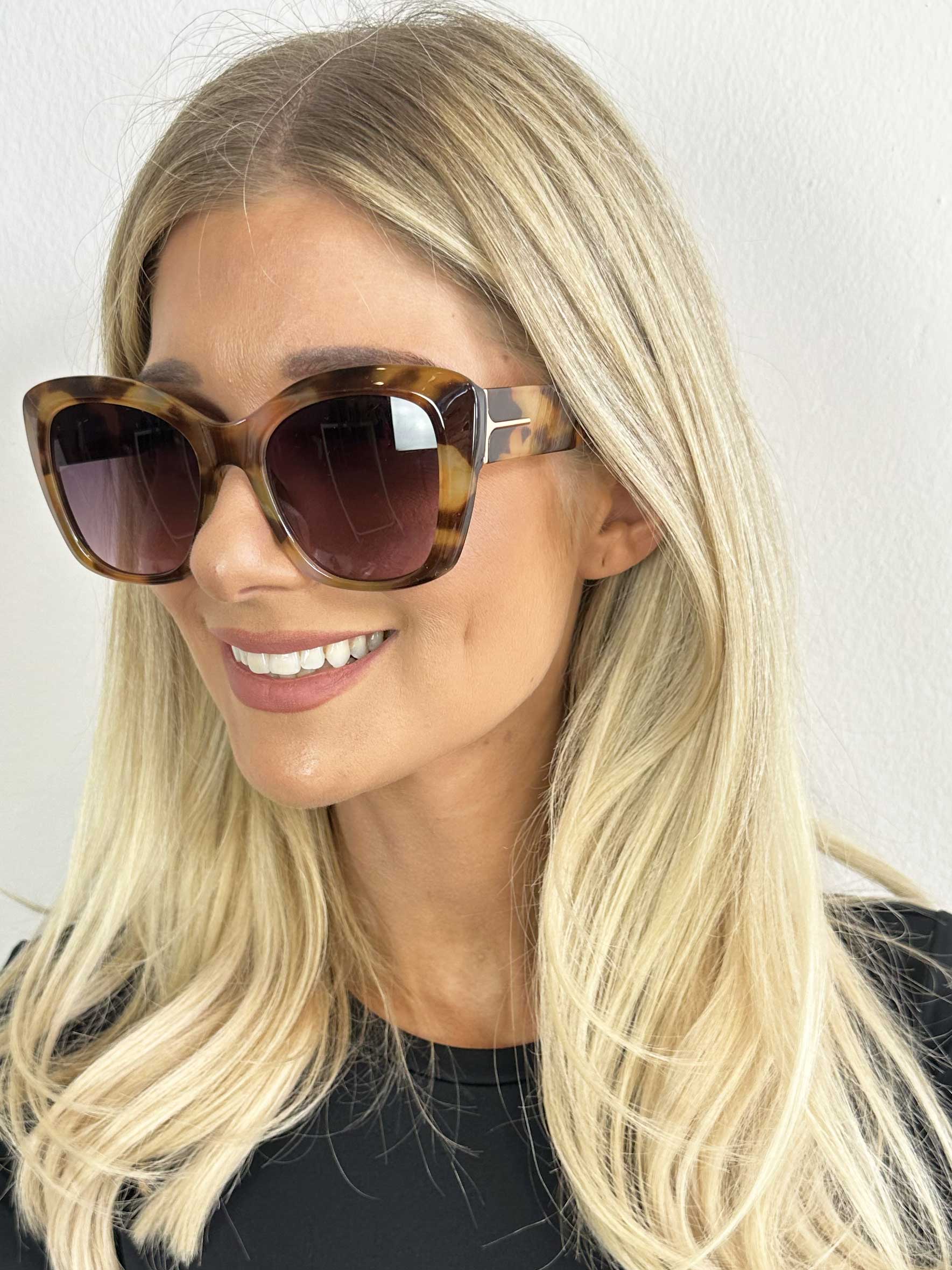 Iza - Solglasögon i en lätt cat-eye look